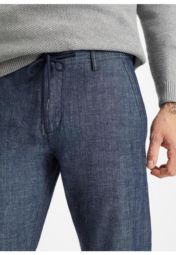 bonprix - Spodnie chino chambray, Regular Fit Straight. Kolor: niebieski