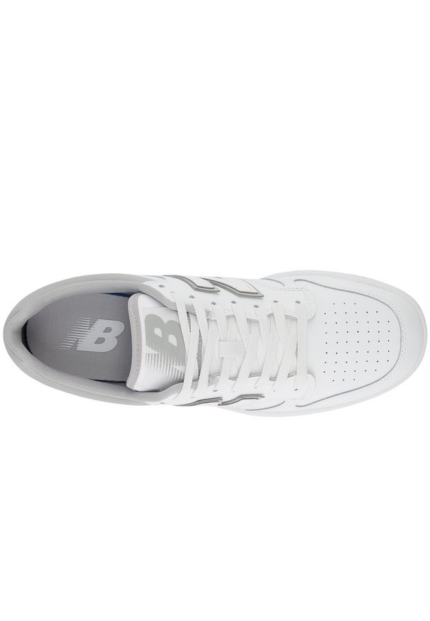 Buty unisex New Balance BB480LGM – białe. Okazja: na co dzień. Kolor: biały. Materiał: skóra, dresówka, materiał, syntetyk. Szerokość cholewki: normalna. Sport: turystyka piesza