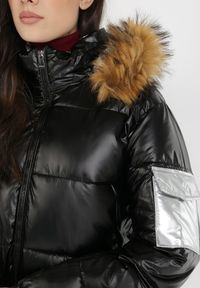 Born2be - Czarna Kurtka Althasia. Okazja: na co dzień, na spacer. Kolor: czarny. Materiał: futro. Wzór: aplikacja. Sezon: zima, jesień. Styl: casual, elegancki #5