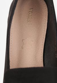 Renee - Czarne Mokasyny Vices ze Szpiczastym Noskiem Zdobione Aplikacją Rilosia. Okazja: na co dzień, do pracy, na spotkanie biznesowe. Nosek buta: szpiczasty. Kolor: czarny. Materiał: jeans, skóra. Wzór: aplikacja. Styl: casual, biznesowy, elegancki #4