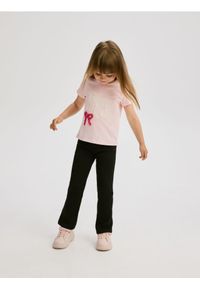 Reserved - Prążkowane spodnie flare - czarny. Kolor: czarny. Materiał: prążkowany #1