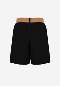 Renee - Czarne Szorty Casual z Wiskozą High Waist Ozdobione Paskiem z Plecionki Kailee. Okazja: na co dzień. Stan: podwyższony. Kolor: czarny. Materiał: wiskoza. Wzór: aplikacja. Styl: casual #7