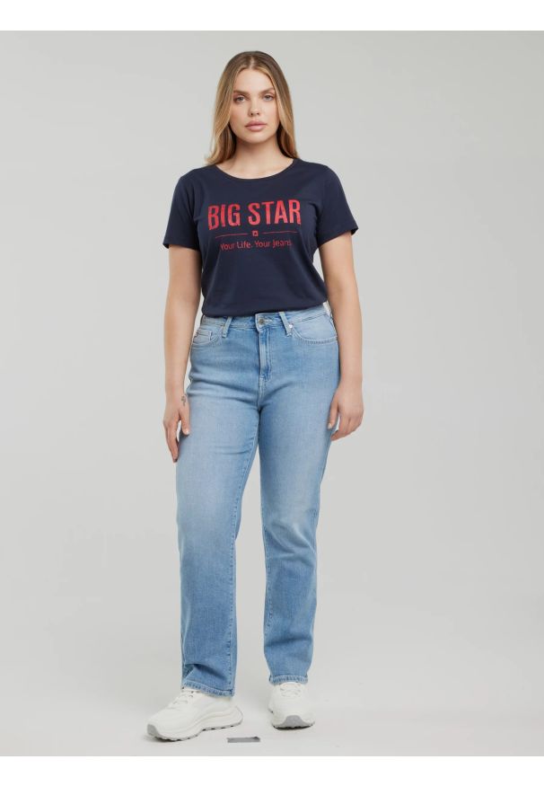 Big-Star - koszulka damska o klasycznym kroju granatowa brunona 403. Kolor: niebieski. Materiał: skóra, bawełna, materiał, dzianina. Długość rękawa: krótki rękaw. Długość: krótkie. Wzór: nadruk, napisy. Styl: klasyczny