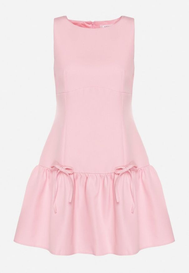 Born2be - Różowa Rozkloszowana Sukienka Vices Bez Rękawów z Obniżonym Stanem i Kokardkami Folinesa. Okazja: na co dzień. Typ kołnierza: kokarda. Kolor: różowy. Długość rękawa: bez rękawów. Styl: klasyczny, casual, elegancki