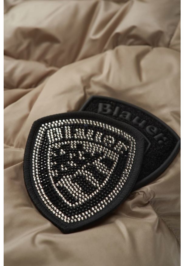 Blauer USA - BLAUER Beżowa damska kurtka Althea Raincoat Long Jackets, Rozmiar L. Kolor: beżowy. Materiał: poliamid, puch. Styl: elegancki