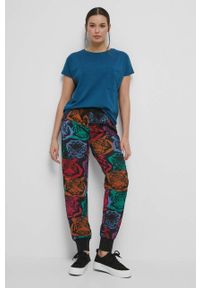 medicine - Medicine spodnie dresowe damskie kolor czarny wzorzyste. Kolor: czarny. Materiał: dresówka #3