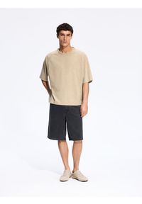 Reserved - T-shirt regular fit - beżowy. Kolor: beżowy. Materiał: bawełna, dzianina #1