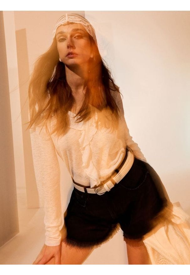 Sinsay - Pleciony pasek ze srebrną klamrą - kremowy. Kolor: kremowy