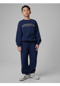 4f - 4F Spodnie dresowe z szerokimi nogawkami chłopięce - granatowe 146/152 (10-12 lat). Okazja: na spacer, na co dzień, na uczelnię. Kolor: niebieski. Materiał: dresówka. Sezon: lato. Styl: casual, klasyczny #1