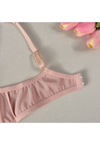 Intica - Komplet bielizny haftowanej na specjalne okazje Goryana. Kolor: różowy. Materiał: materiał, skóra. Wzór: haft #8