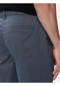 Calvin Klein Spodnie materiałowe LV140EM633 Granatowy Slim Fit. Kolor: niebieski. Materiał: bawełna #5