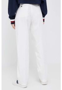 TOMMY HILFIGER - Tommy Hilfiger spodnie bawełniane x Shawn Mendes kolor biały szerokie high waist. Stan: podwyższony. Kolor: biały. Materiał: bawełna #3