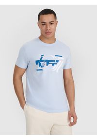 4f - 4F T-shirt regular z nadrukiem męski - niebieski XL. Okazja: na co dzień. Kolor: niebieski. Materiał: bawełna, jersey, materiał. Długość rękawa: krótki rękaw. Długość: krótkie. Wzór: nadruk. Styl: sportowy, casual, klasyczny
