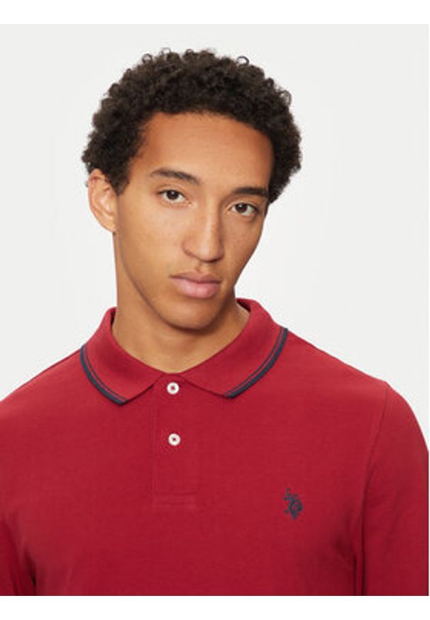 U.S. Polo Assn. Polo MUP2255 Czerwony Regular Fit. Typ kołnierza: polo. Kolor: czerwony. Materiał: bawełna