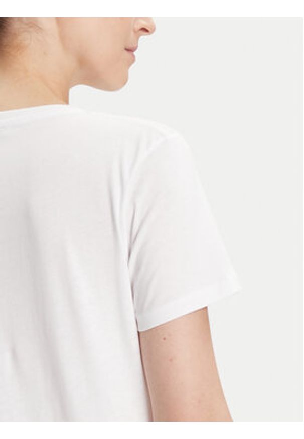 JOOP! T-Shirt 58 253JE58Tero 30049368 Biały Regular Fit. Kolor: biały. Materiał: bawełna