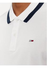 Tommy Jeans Polo DM0DM18313 Biały Regular Fit. Typ kołnierza: polo. Kolor: biały. Materiał: bawełna #5