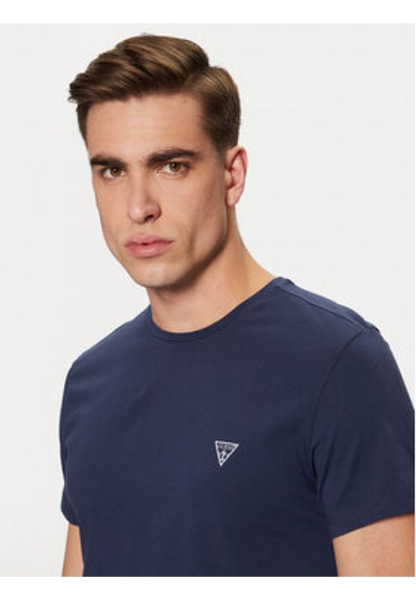 Guess T-Shirt Caleb U97M00 KCD31 Granatowy Slim Fit. Kolor: niebieski. Materiał: bawełna