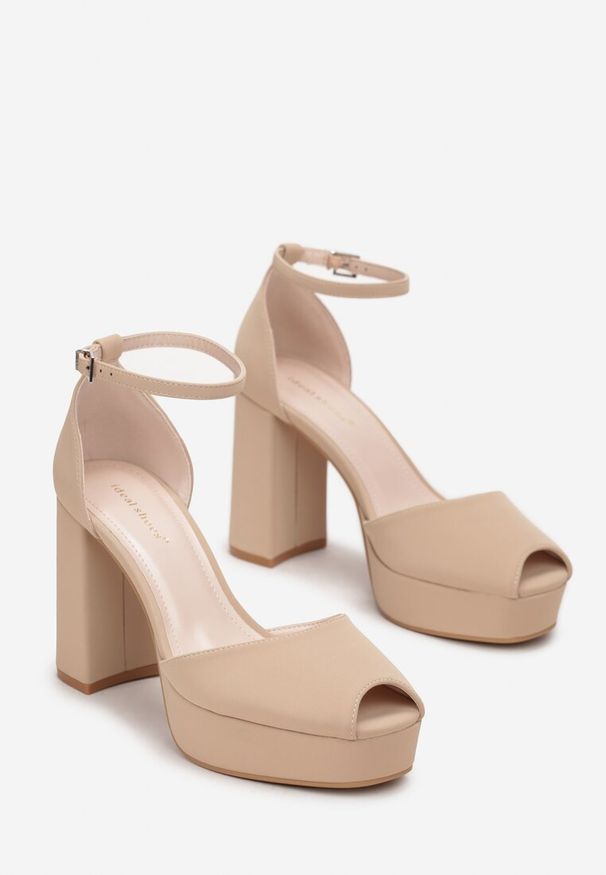 Born2be - Ciemnobeżowe Sandały na Słupku i Platformie z Noskiem Peep Toe Jelesia. Nosek buta: otwarty. Zapięcie: pasek. Kolor: beżowy. Obcas: na platformie