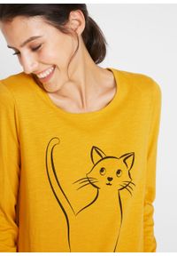 Shirt bawełniany z nadrukiem kota, długi rękaw bonprix żółty curry z nadrukiem. Kolor: żółty. Materiał: materiał, bawełna. Długość rękawa: długi rękaw. Długość: długie. Wzór: nadruk #2