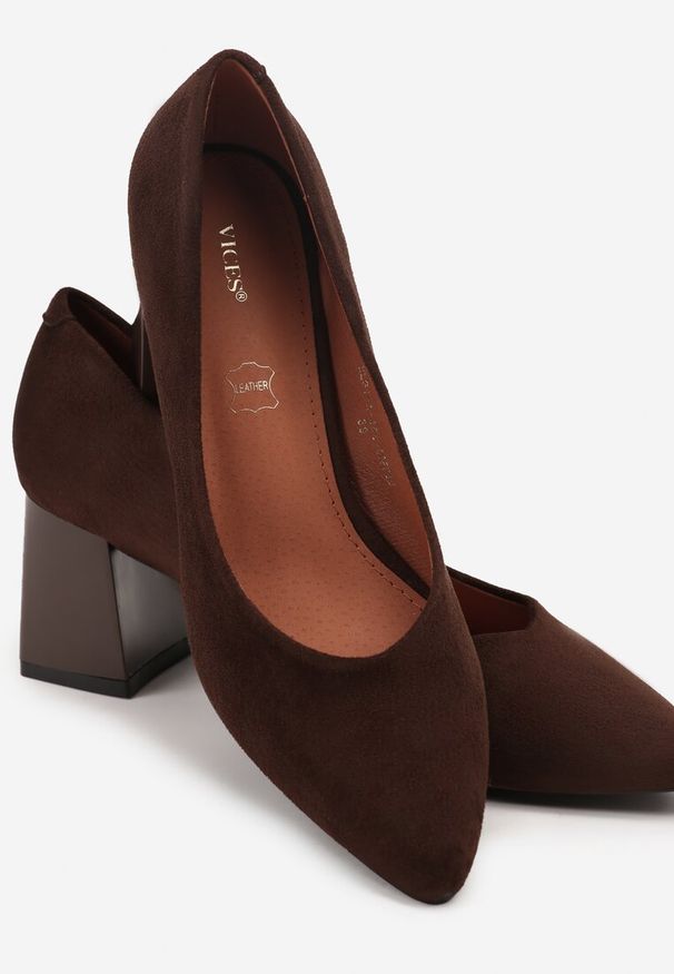 Renee - Brązowe Czółenka Vices na Stożku z Wkładką ze Skóry Naturalnej Esande. Okazja: na wesele, na ślub cywilny, na imprezę. Kolor: brązowy. Materiał: skóra. Obcas: na stożku. Styl: wizytowy, klasyczny. Wysokość obcasa: średni