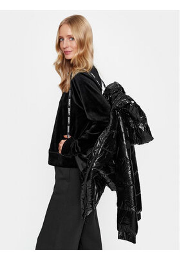DKNY Sport Kurtka przejściowa DP3J8533 Czarny Regular Fit. Kolor: czarny. Materiał: syntetyk. Styl: sportowy