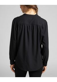 Lee - LEE ESSENTIAL BLOUSE DAMSKA KOSZULA DŁUGI RĘKAW BLACK L45EJU01. Długość rękawa: długi rękaw. Długość: długie