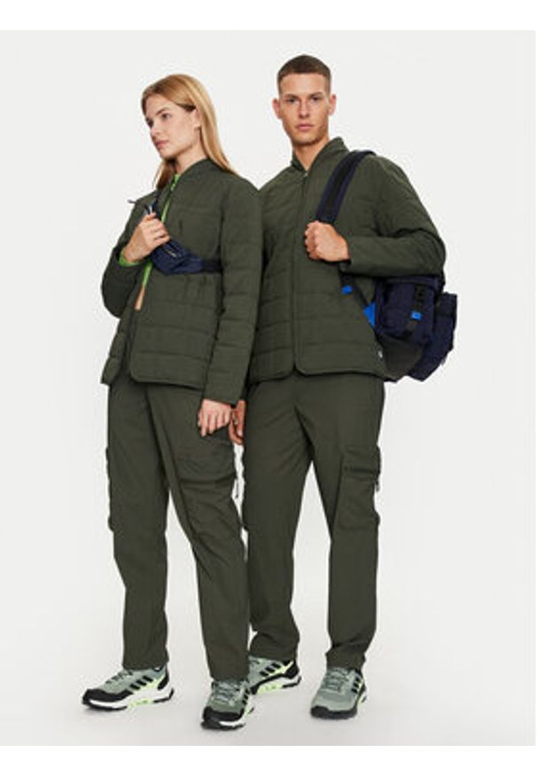 Rains Spodnie materiałowe Tomar Pants Regular 19300 Zielony Regular Fit. Kolor: zielony. Materiał: syntetyk