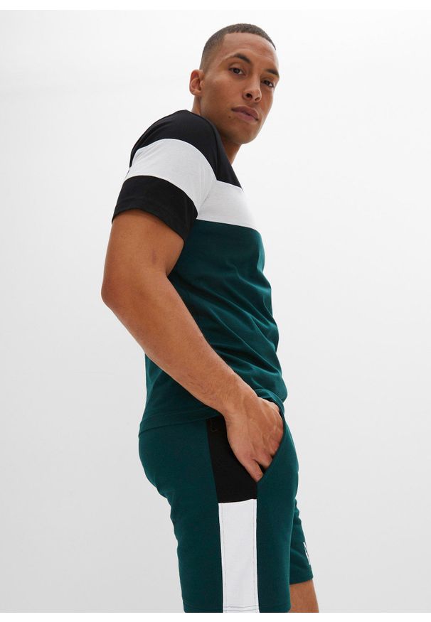 bonprix - Shirt i krótkie spodnie (2 części). Kolor: zielony. Materiał: dresówka. Długość: krótkie