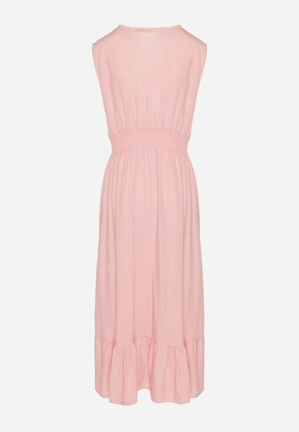 Born2be - Różowa Wiskozowa Sukienka o Kopertowym Kroju z Falbanką Uliria. Kolor: różowy. Materiał: wiskoza. Typ sukienki: kopertowe. Styl: elegancki