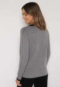 Born2be - Szary Sweter Ozdobiony Paskami i Aplikacją Tusanne. Okazja: na co dzień. Kolor: szary. Materiał: jeans. Wzór: aplikacja. Styl: casual, elegancki #3