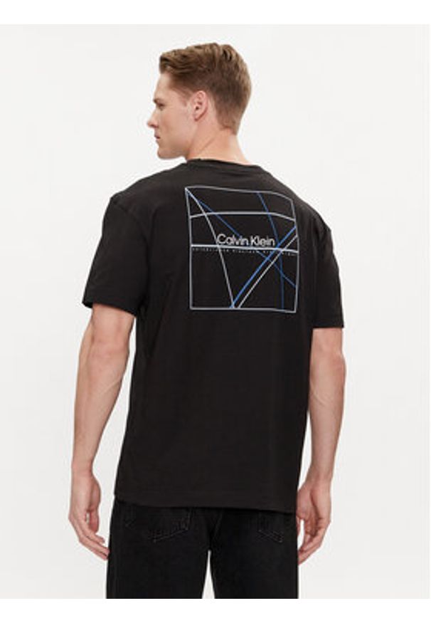 Calvin Klein T-Shirt Linear Back Logo K10K112486 Czarny Regular Fit. Kolor: czarny. Materiał: bawełna
