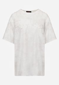 Renee - Biały Oversizowy T-shirt z Bawełny Zdobiony Haftem z Cekinami Marivia. Okazja: na co dzień. Kolor: biały. Materiał: bawełna. Wzór: haft, aplikacja. Styl: casual, elegancki #8