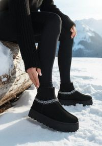 Born2be - Czarne Śniegowce na Grubej Podeszwie z Elastyczną Cholewką Nilevelia. Okazja: na co dzień. Kolor: czarny. Materiał: jeans. Szerokość cholewki: normalna. Styl: casual #1