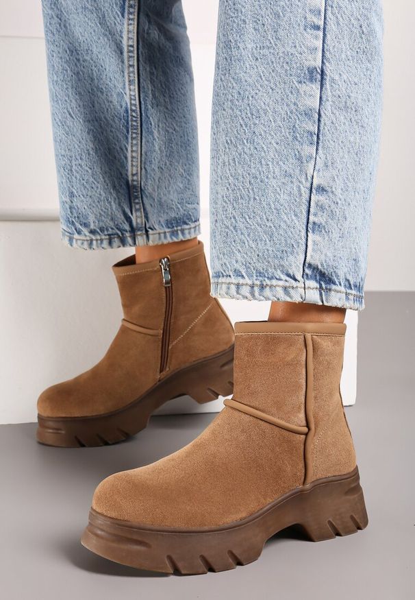 Renee - Brązowe Ekozamszowe Botki na Grubej Podeszwie Cinzina. Okazja: na co dzień. Kolor: brązowy. Materiał: dzianina, jeans. Styl: elegancki, casual