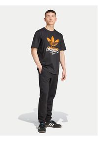 Adidas - adidas T-Shirt Supply Street IZ2578 Czarny Regular Fit. Kolor: czarny. Materiał: bawełna. Styl: street #4