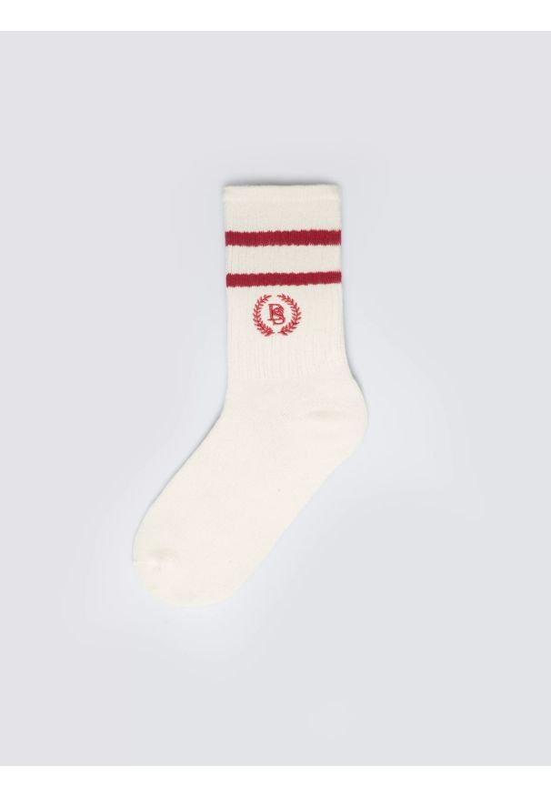Big-Star - Skarpety damskie długie białe z czerwonymi paskami Prepaliana 603. Kolor: czerwony. Materiał: prążkowany, bawełna. Wzór: haft, ze splotem