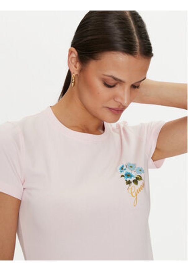 Guess T-Shirt Flowers W4YI30 J1314 Różowy Slim Fit. Kolor: różowy. Materiał: bawełna