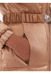 Guess Kurtka zimowa W3BL84 WEX12 Brązowy Regular Fit. Kolor: brązowy. Materiał: syntetyk. Sezon: zima