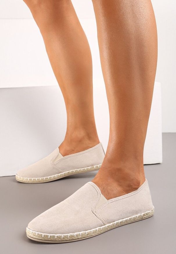 Born2be - Beżowe Tenisówki Espadryle Slip On Na Płaskiej Podeszwie Liodelia. Zapięcie: bez zapięcia. Kolor: beżowy. Materiał: jeans, materiał. Sezon: lato, wiosna. Obcas: na płaskiej podeszwie. Styl: klasyczny