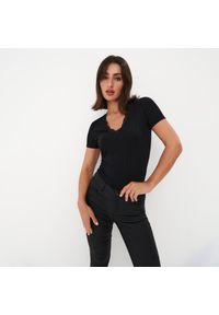 Mohito - Bluzka z koronką - Czarny. Kolor: czarny. Materiał: koronka. Wzór: koronka #1