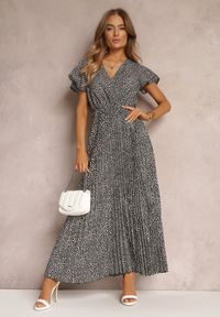 Renee - Czarna Rozkloszowana Sukienka Maxi z Plisowanym Dołem i Gumką w Pasie Horia. Typ kołnierza: dekolt kopertowy. Kolor: czarny. Sezon: lato, wiosna. Typ sukienki: kopertowe. Długość: maxi