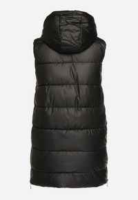 Born2be - Czarna Pikowana Kamizelka z Kapturem na Suwak i Napy Timella. Okazja: na co dzień, na spacer. Typ kołnierza: kaptur. Kolekcja: plus size. Kolor: czarny. Materiał: jeans. Wzór: aplikacja. Styl: klasyczny, casual, elegancki #7