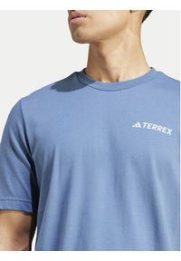 Adidas - adidas T-Shirt Terrex Graphic MTN 2.0 IM8354 Niebieski Regular Fit. Kolor: niebieski. Materiał: bawełna #4