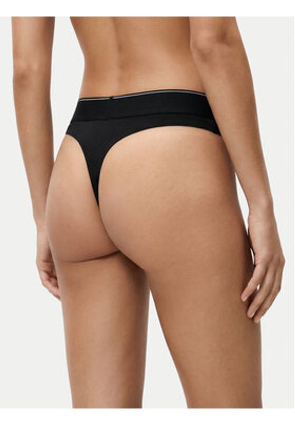 Calvin Klein Underwear Stringi LV00QF8813 Czarny. Kolor: czarny. Materiał: syntetyk