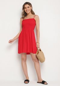Born2be - Czerwona Sukienka na Ramiączkach z Marszczonym Dekoltem Krisele. Okazja: na co dzień, na randkę, na spacer. Kolor: czerwony. Materiał: bawełna, materiał. Długość rękawa: na ramiączkach. Sezon: lato. Typ sukienki: proste. Styl: casual #6