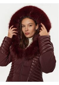 Guess Płaszcz zimowy New Oxana W4BL61 WGLZ0 Bordowy Regular Fit. Kolor: czerwony. Materiał: syntetyk. Sezon: zima #5