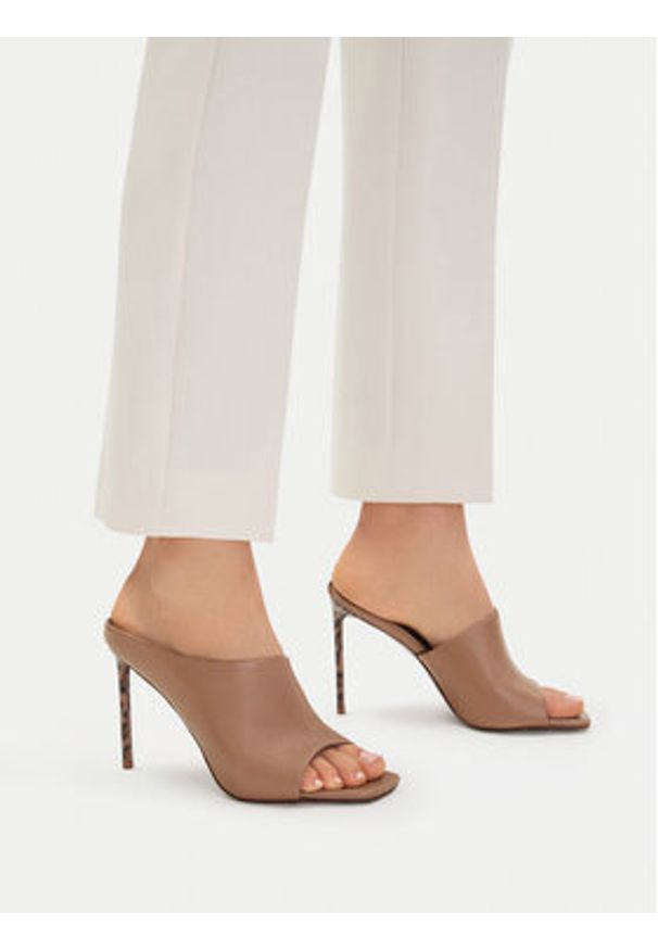 Eva Minge Klapki EO- SAMIRA-LT20136-159-1 Beżowy. Kolor: beżowy. Materiał: skóra