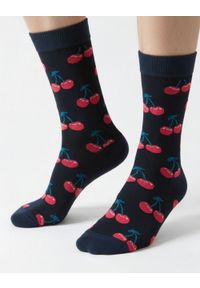 His Story - Tematyczne Skarpetki Bawełniane - Wiśnie na Granatowym Tle. Kolor: niebieski. Materiał: elastan, bawełna, poliamid #2