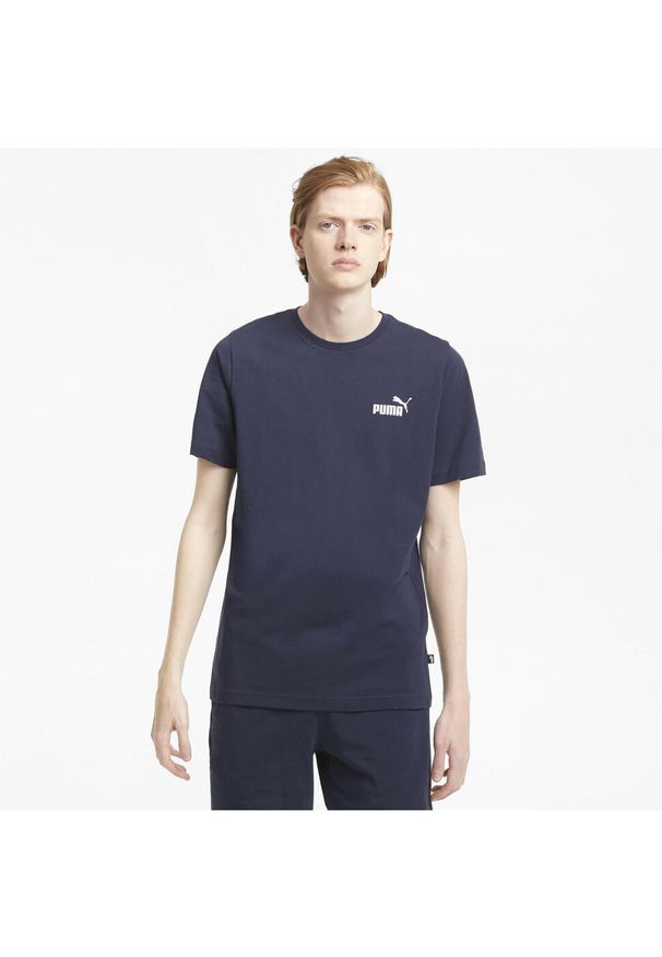 Puma - Męska koszulka Essentials z małym logo PUMA Peacoat Blue. Kolor: wielokolorowy, niebieski, fioletowy
