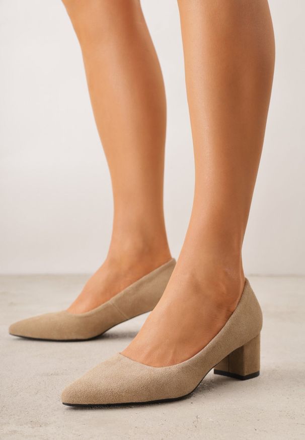 Born2be - Ciemnobeżowe Skórzane Czółenka VICES na Obcasie Delmavere. Nosek buta: otwarty. Kolor: beżowy. Materiał: skóra. Obcas: na obcasie. Wysokość obcasa: średni